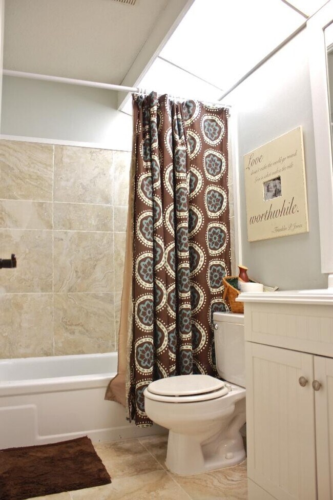 Building Photo - 122 Lynne Therese Cir