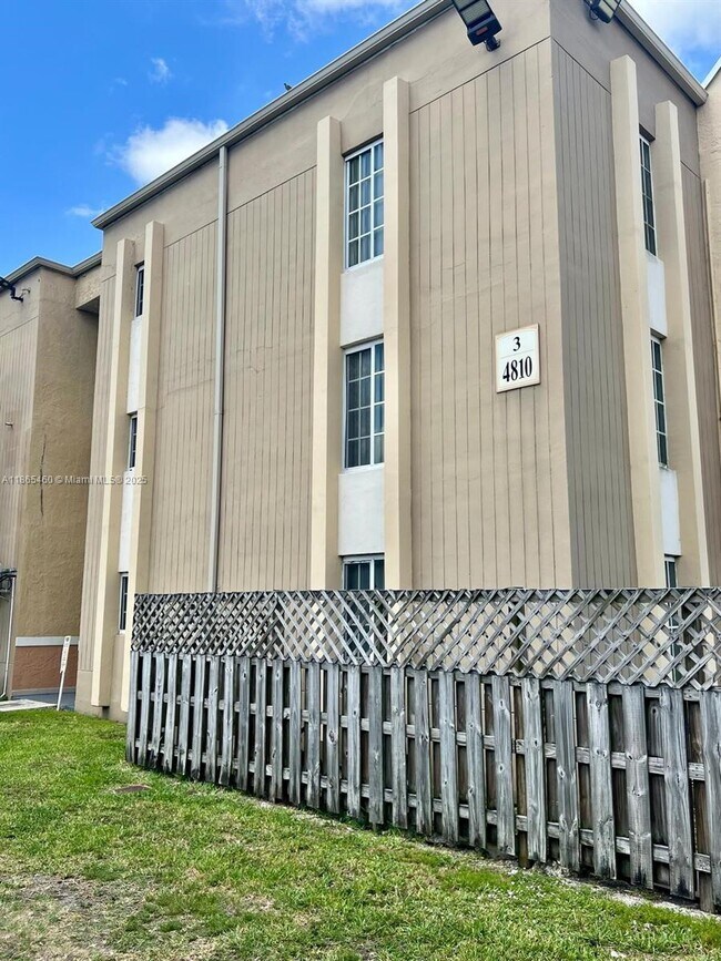 Building Photo - 4810 NW 79th Ave