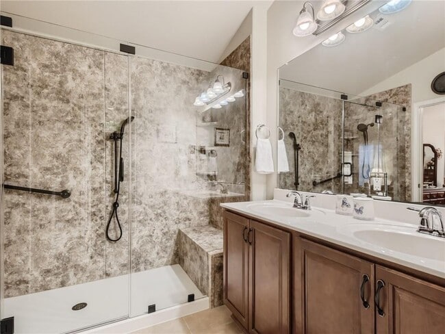 Building Photo - 1807 Colorado Bend Dr