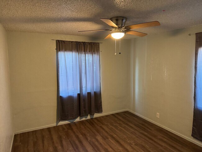 Building Photo - Downtown Home for Rent. Be near all the ac...