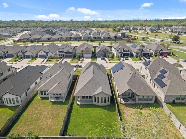 Building Photo - 1942 Waters Branch Dr