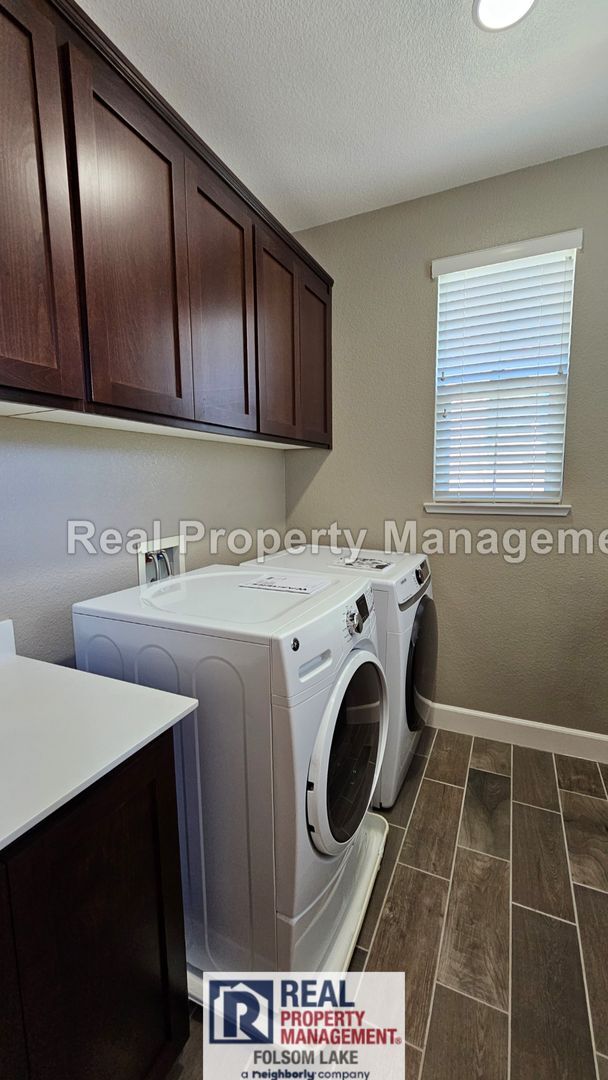 Building Photo - 1479 Leonard Ct