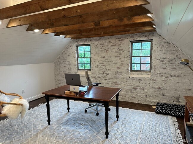 Building Photo - 4001 Stuart Ave
