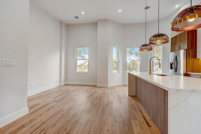 Building Photo - 45 Booraem Ave