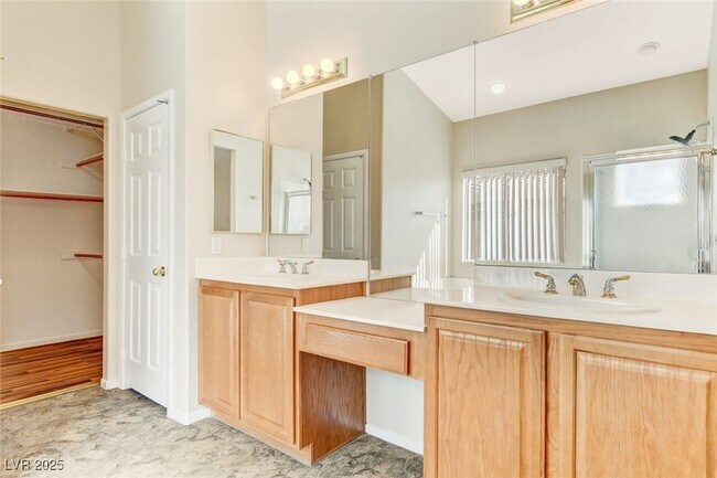 Building Photo - 8325 Jo Marcy Dr