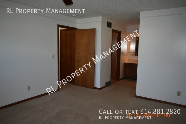 Building Photo - WAIVED APPLICATION FEE(S) AND 1 MONTH FREE...