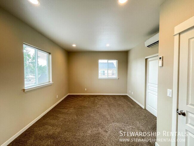 Building Photo - 1752 Mill St