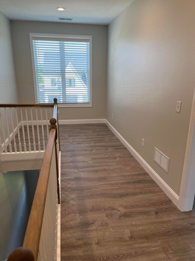 Building Photo - 4299 Captains Ct