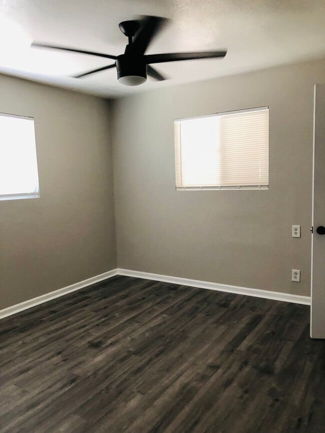 Building Photo - Single Family Home