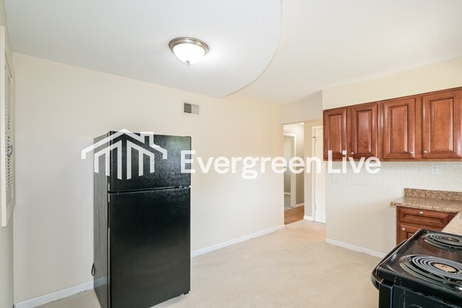 Building Photo - 220 Jeanette Dr