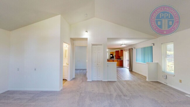 Building Photo - LAKE OSWEGO, FIRST ADDITION  / SINGLE LEVEL, NEWLY UPDATED, BASEMENT & GARAGE