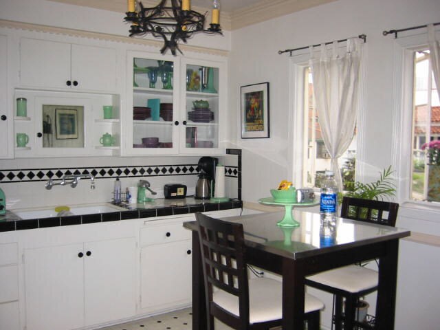 Building Photo - 442 S Detroit St