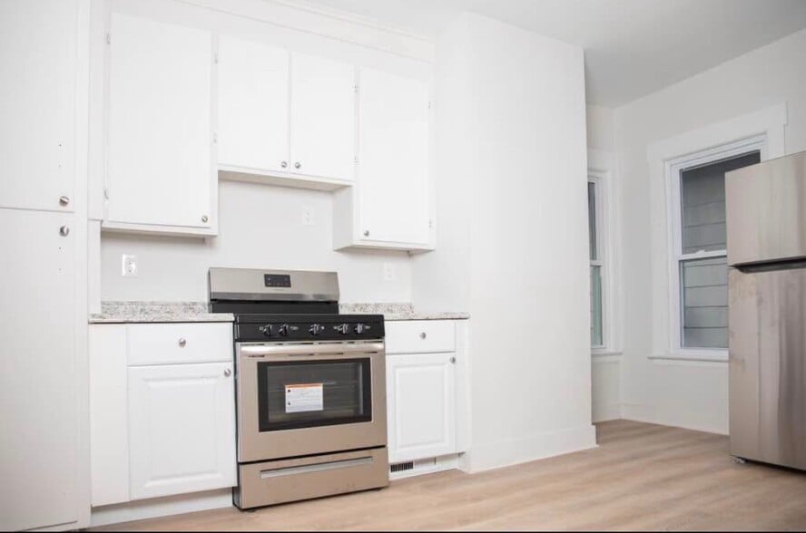 Building Photo - 185 Butler St