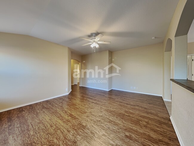 Building Photo - 2135 Wiltshire Dr