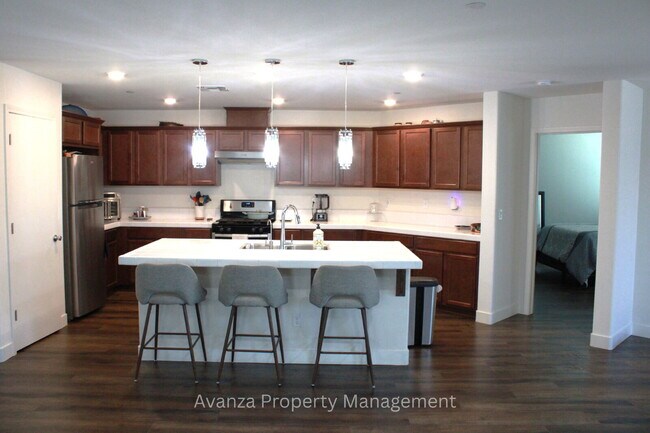 Building Photo - Home for Rent 6857 E. Cetti Ave Fresno, CA 93727