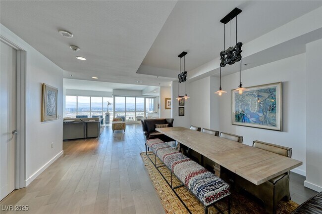 Building Photo - 4525 Dean Martin Dr