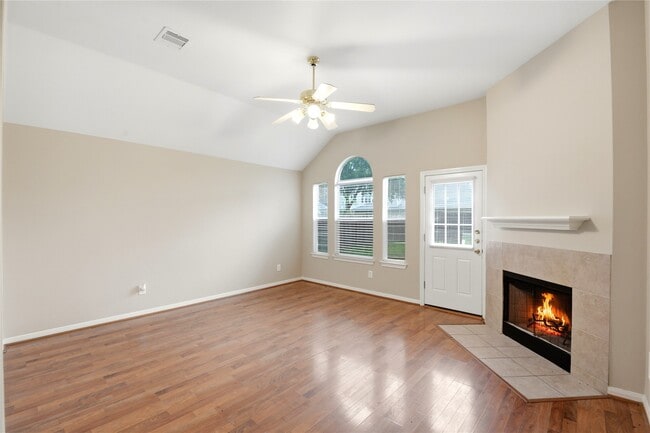 Building Photo - 3924 Highland Vale Ct