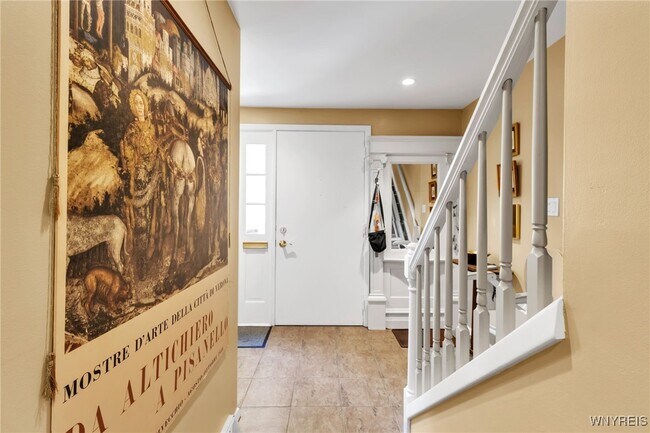 Building Photo - 666 W Ferry St