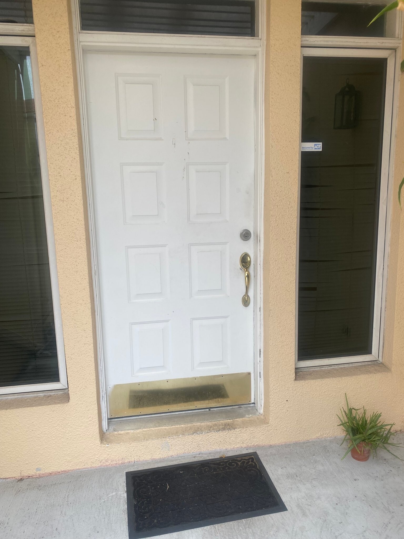 Building Photo - 9678 Royal Palm Blvd