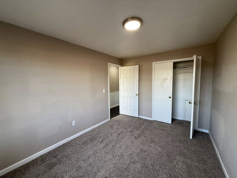 Building Photo - 219 SE 21st St