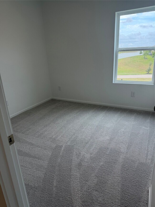 Building Photo - 2226 Salinas Dr