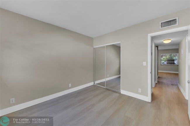 Building Photo - 2201 NE 36th St