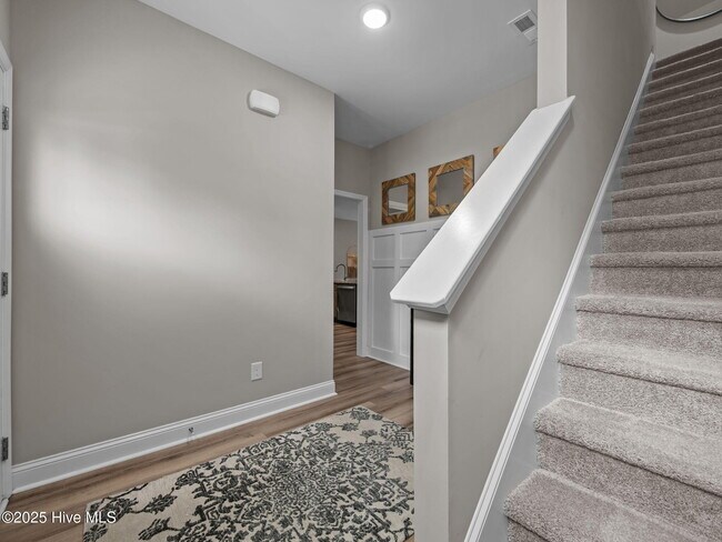 Building Photo - 150 Coastline Cir