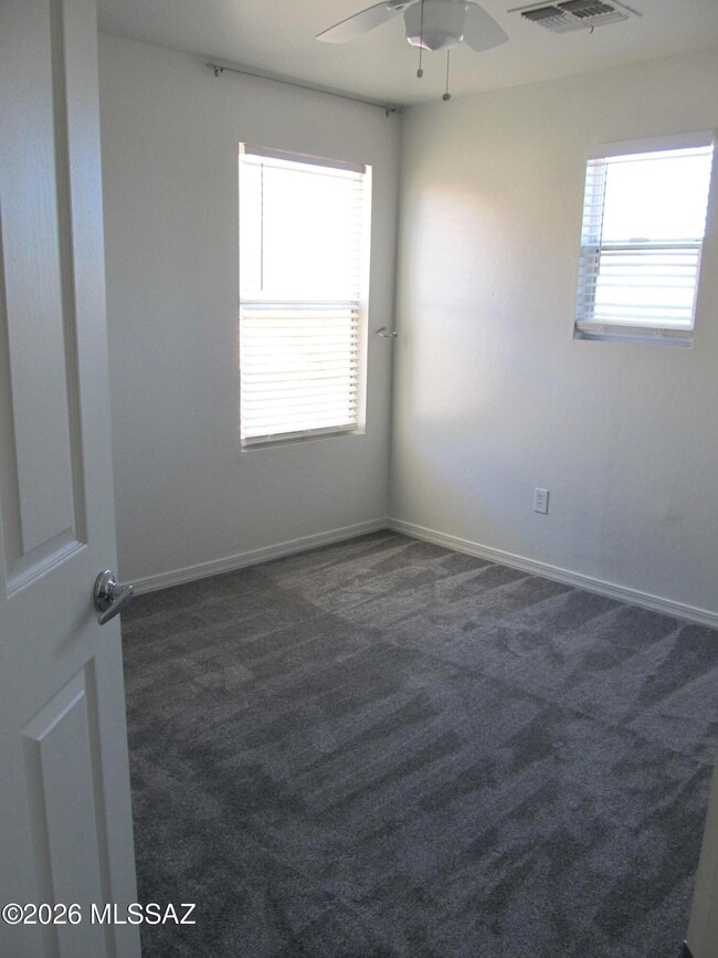Building Photo - 748 W Paseo Celestial
