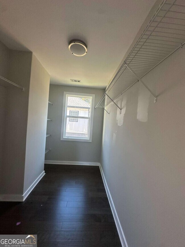 Building Photo - 1536 Montreat Ave SW