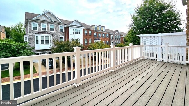 Building Photo - 10607 School St