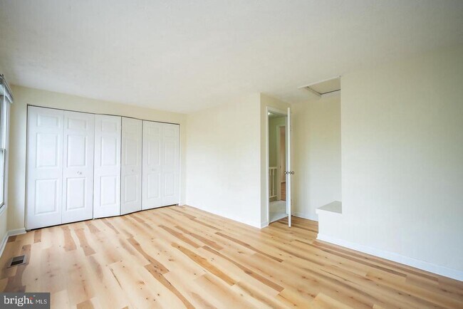 Building Photo - 2025 N Glebe Rd