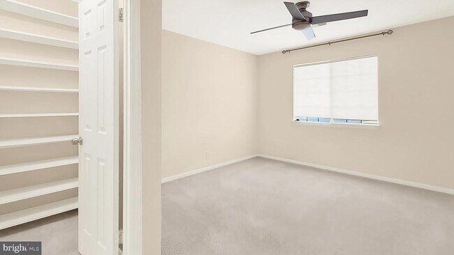 Building Photo - 5715 Chapman Mill Dr