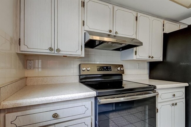 Building Photo - 3735 Mynabird Dr