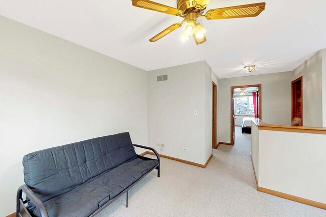 Building Photo - Cambridge Dr. Mokena