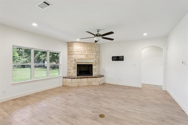 Building Photo - 1702 Kings Ln