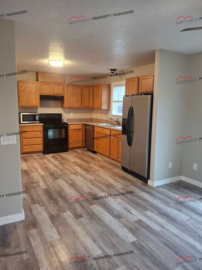 Building Photo - STATUS:  *PENDING APPLICATION* R310 | $2395.00