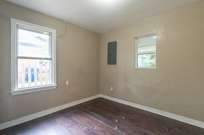 Building Photo - 3 Bedroom Rent to Own Home Available!
