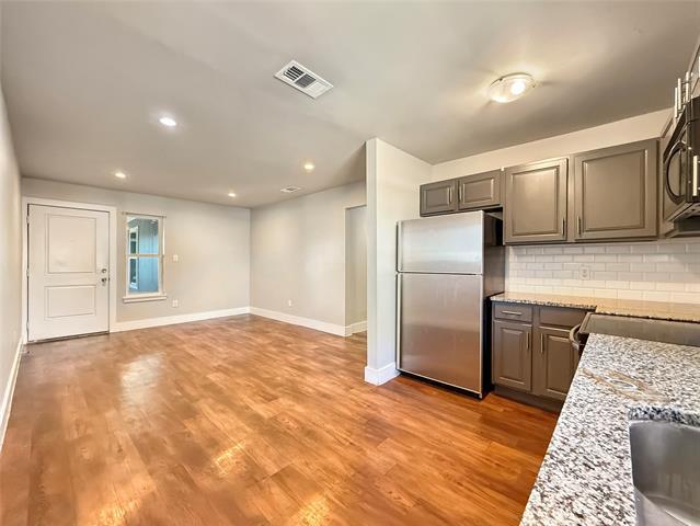 Building Photo - 740 Edgemont Ave