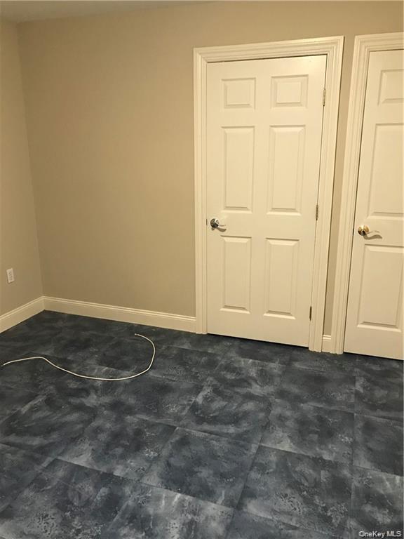 Building Photo - 6 Main St