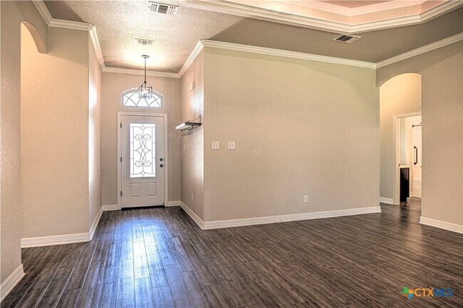 Building Photo - 1814 Rustic Manor Dr