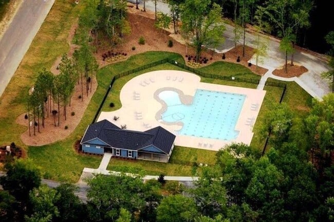 Building Photo - 2612 Waites Dr