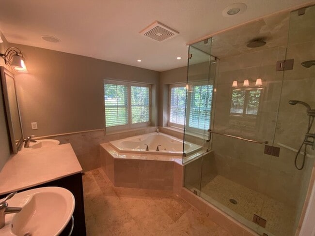 Building Photo - Gorgeous Home In Pinnacle Country Club!