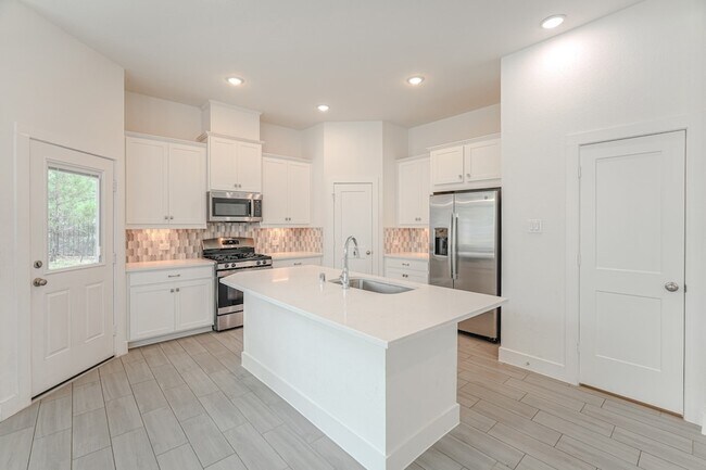 Building Photo - 112 Red Cascade Trl