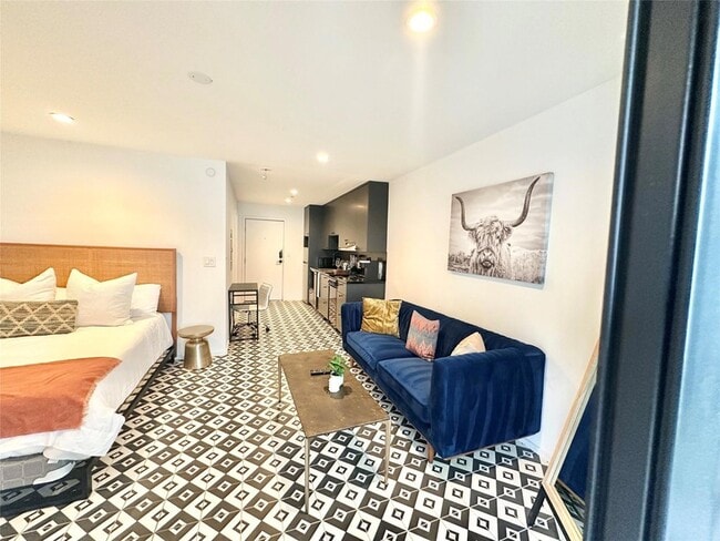 Building Photo - 201 Academy Dr