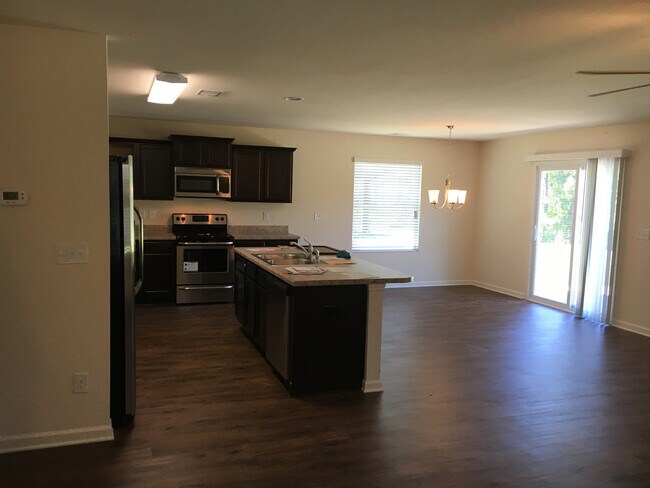 Building Photo - Doss Ferry Community – Kimberly, AL | 2-Story Home Built in 2017 | 3 Bedrooms, 2.5 Baths | Fenced...