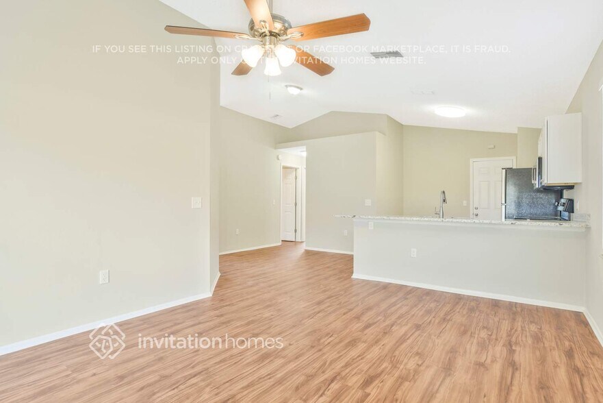 Building Photo - 1028 Florida Holly Dr