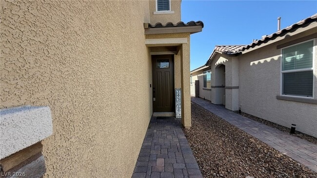 Building Photo - 2283 Teatro Ave