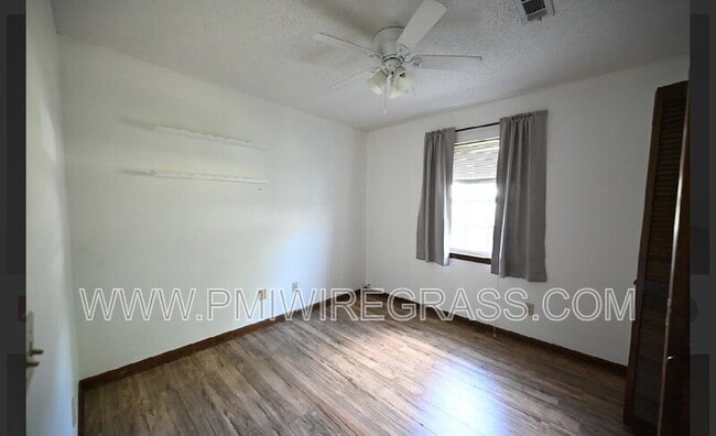 Building Photo - 267 Barbara Dr