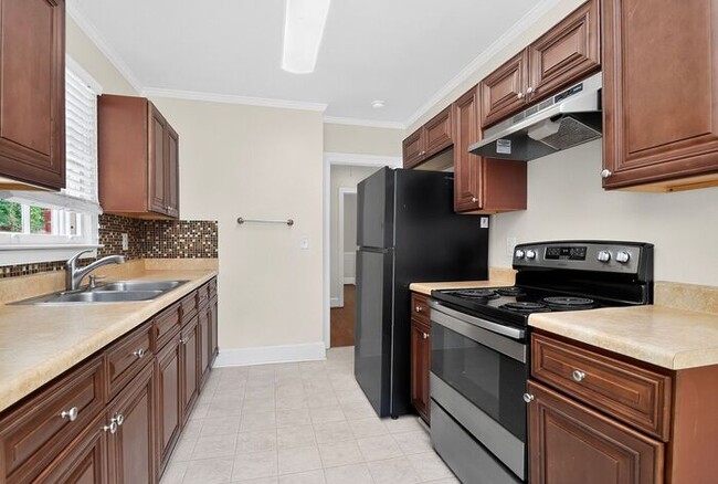 Building Photo - Well Maintained 2BD/1BA Brick Home in Charlotte, NC!