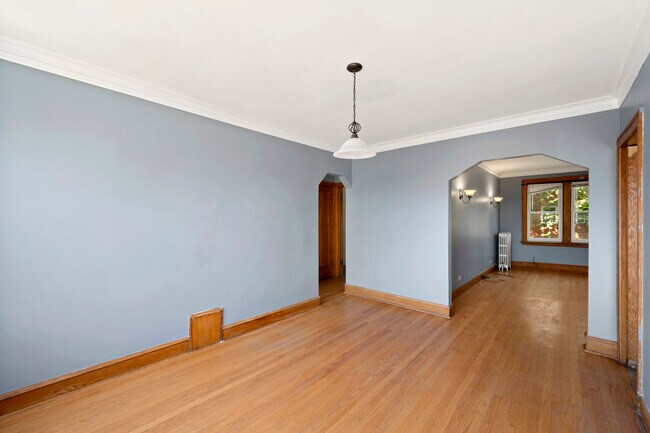 Building Photo - 2835 N Lockwood Ave